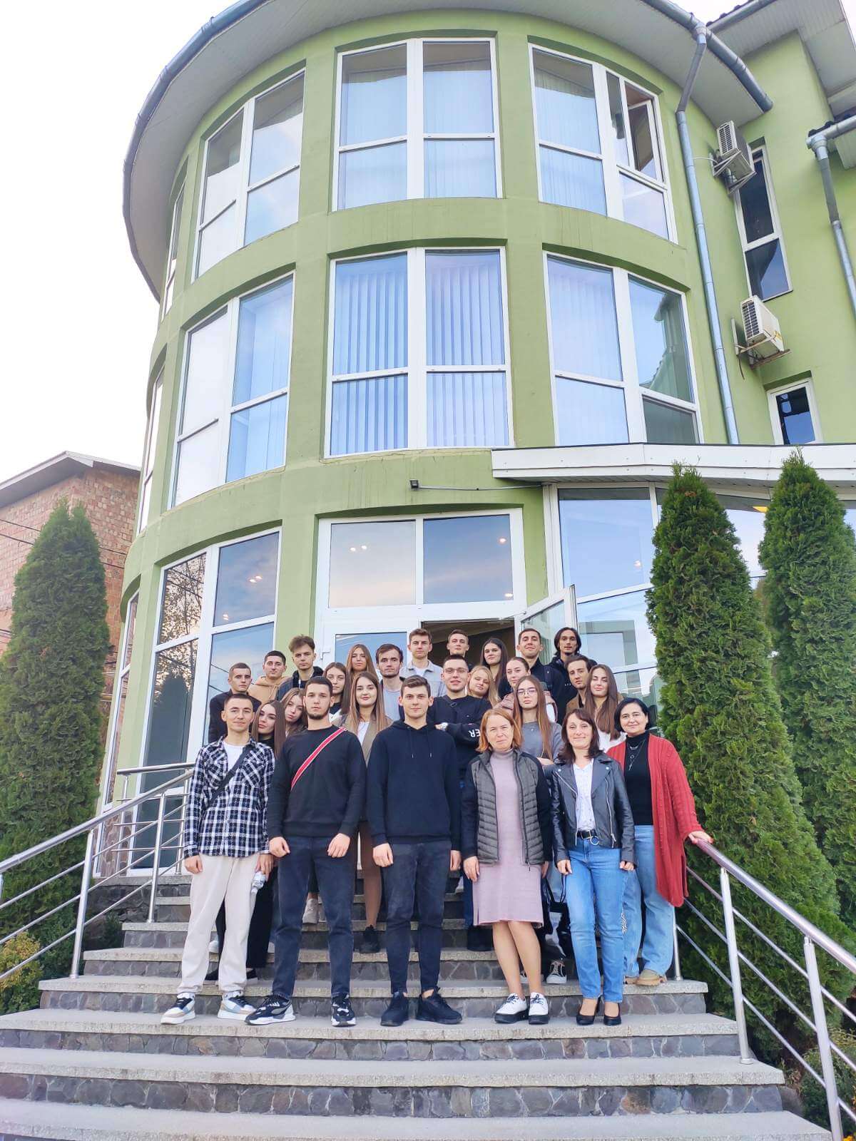 Виїзне заняття на фабрику вікон «Болена» в рамках вивчення дисциплін «Організація виробництва», «Організація торгівлі», «HR-технології», «Проектний аналіз»