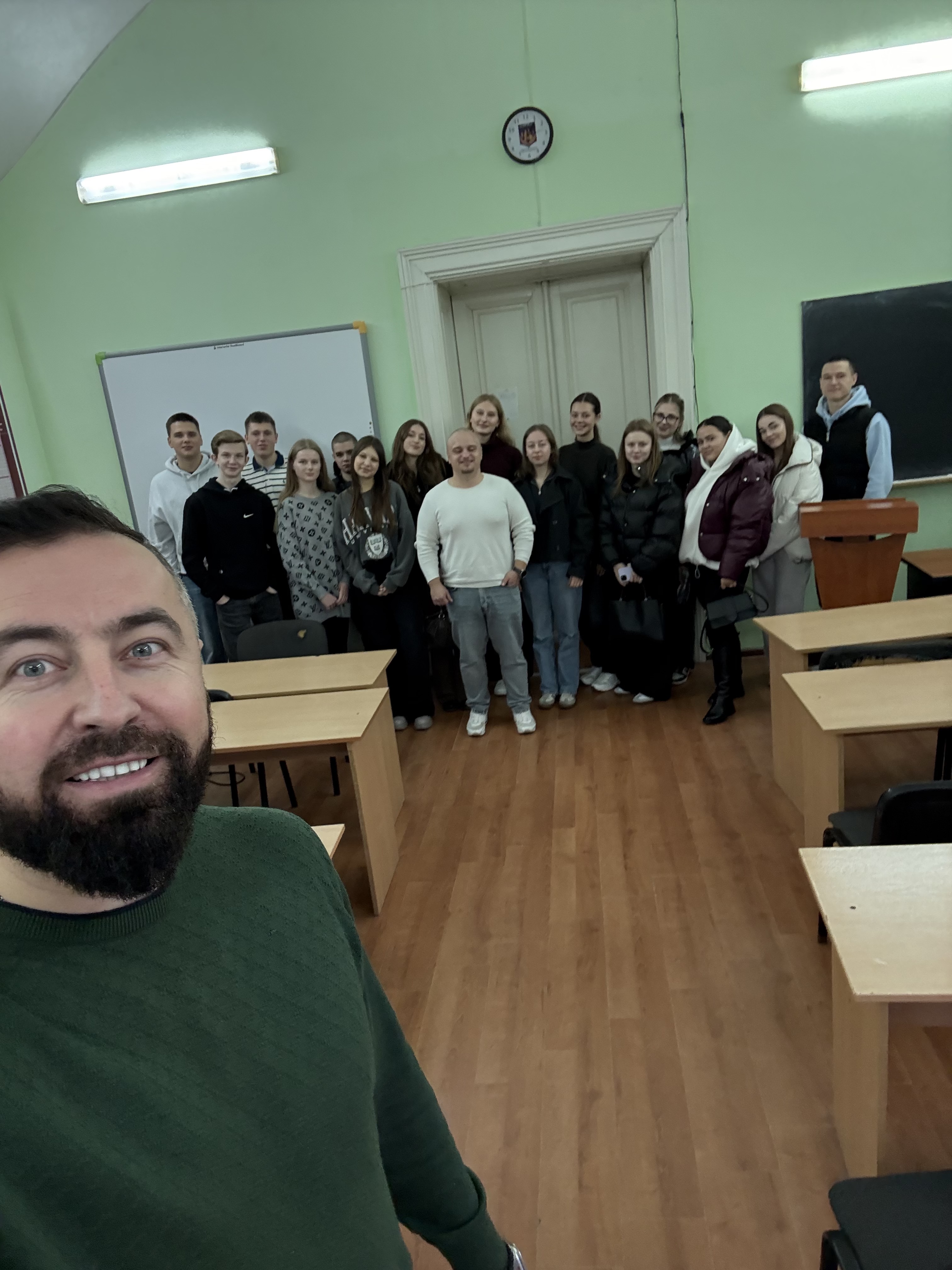 «Управління командами» з практиком Вадимом Паламарем.