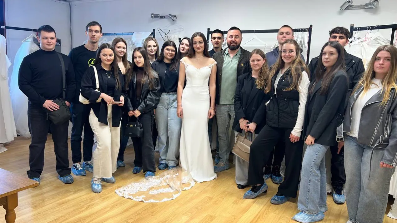 Виїзна лекція на виробництві весільного бренду «White Story»: навчання через практику